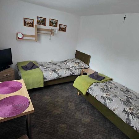 Ferienwohnung Akacja Pokoje Z Lazienkami Stolpmünde Exterior foto